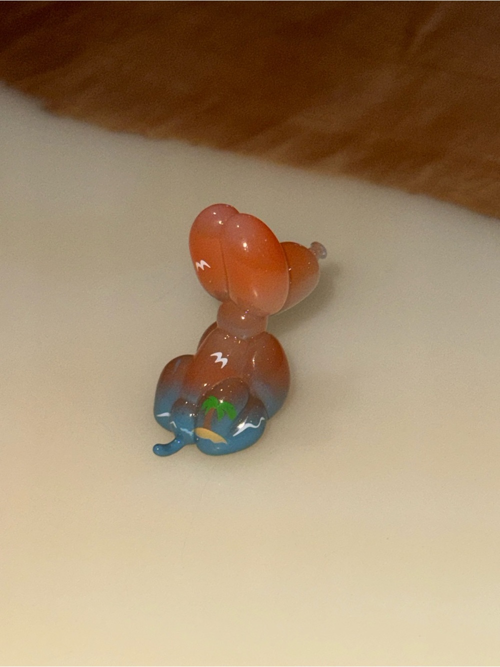 Happy Balloon Dog - Island